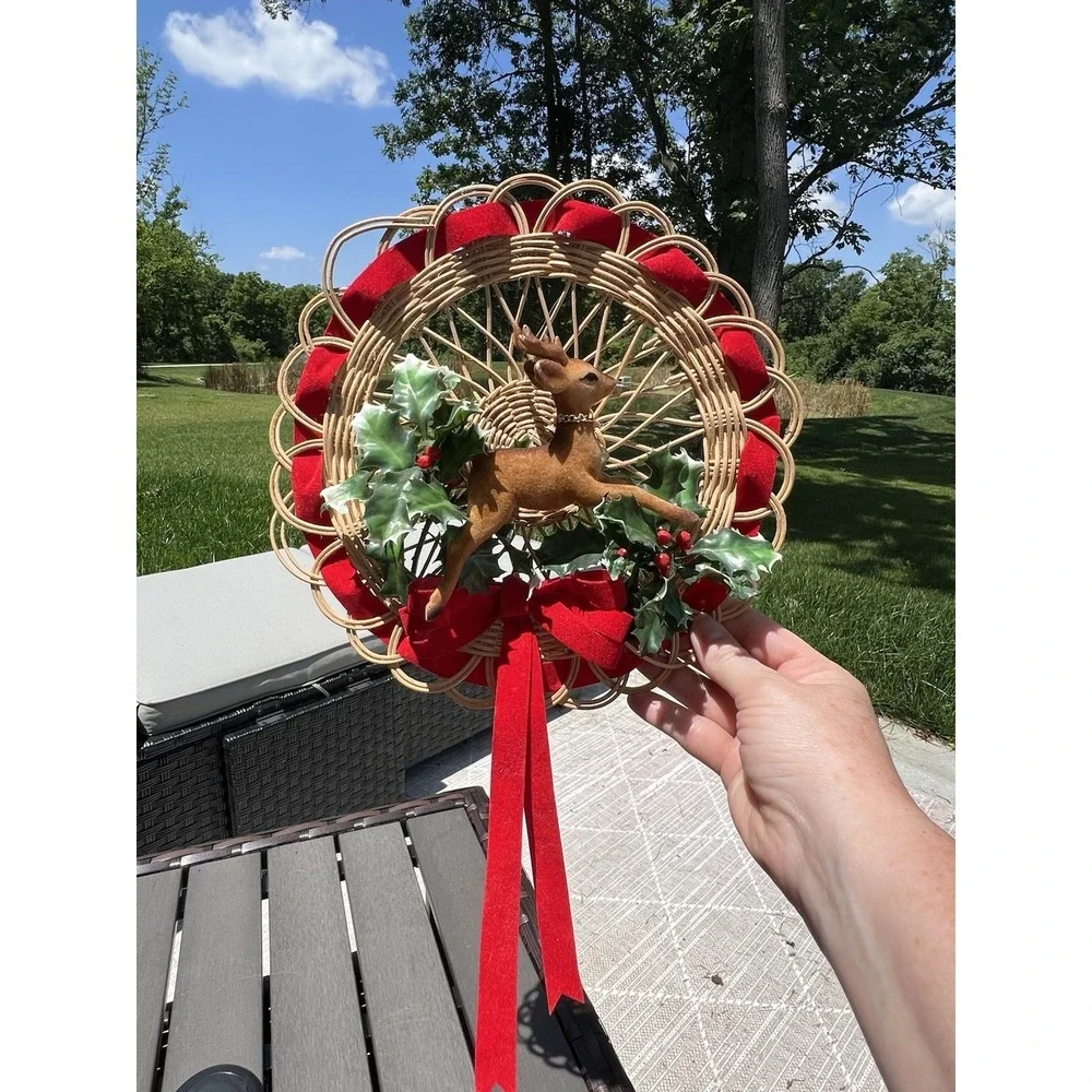 Vtg Christmas Decor Handmade Wood Wooden Wreath Flocked Reindeer Holly Ribbon‎